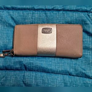 Lady's Michael Kors wallet